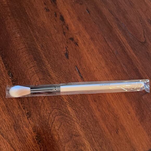 NWT ColourPop Face Smal Fluffy Brush in F33 - Picture 3 of 4